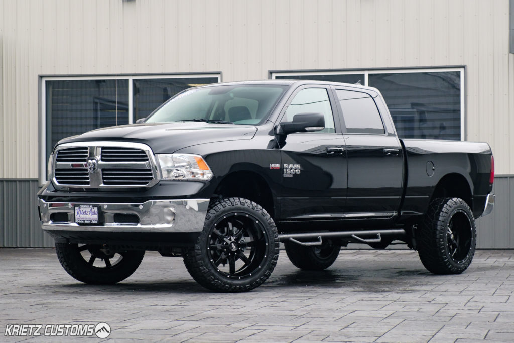 Lifted 2019 Ram 1500 With Moto Metal 970 and Rough Country