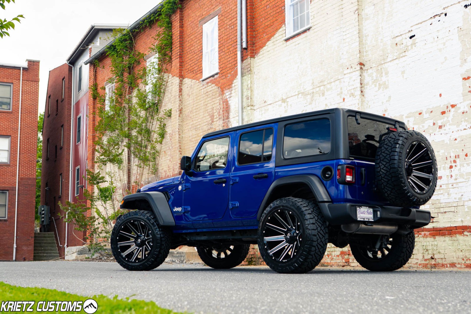Lifted 2020 Jeep Wrangler JL with 2.5 inch Rough Country ...