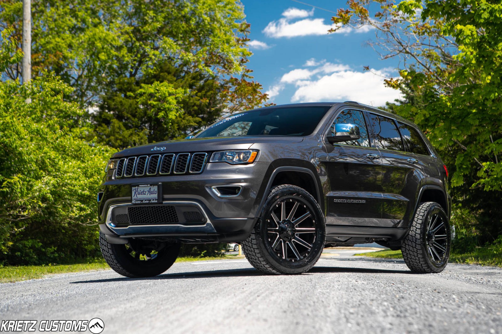 Lifted 2017 Jeep Grand Cherokee with 2.5 Inch Rough ...