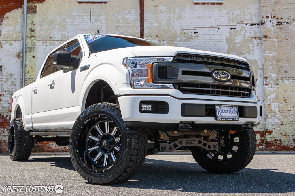 Lifted 2019 Ford F-150 with 22×12 Fuel Stroke Wheels and Rough Country