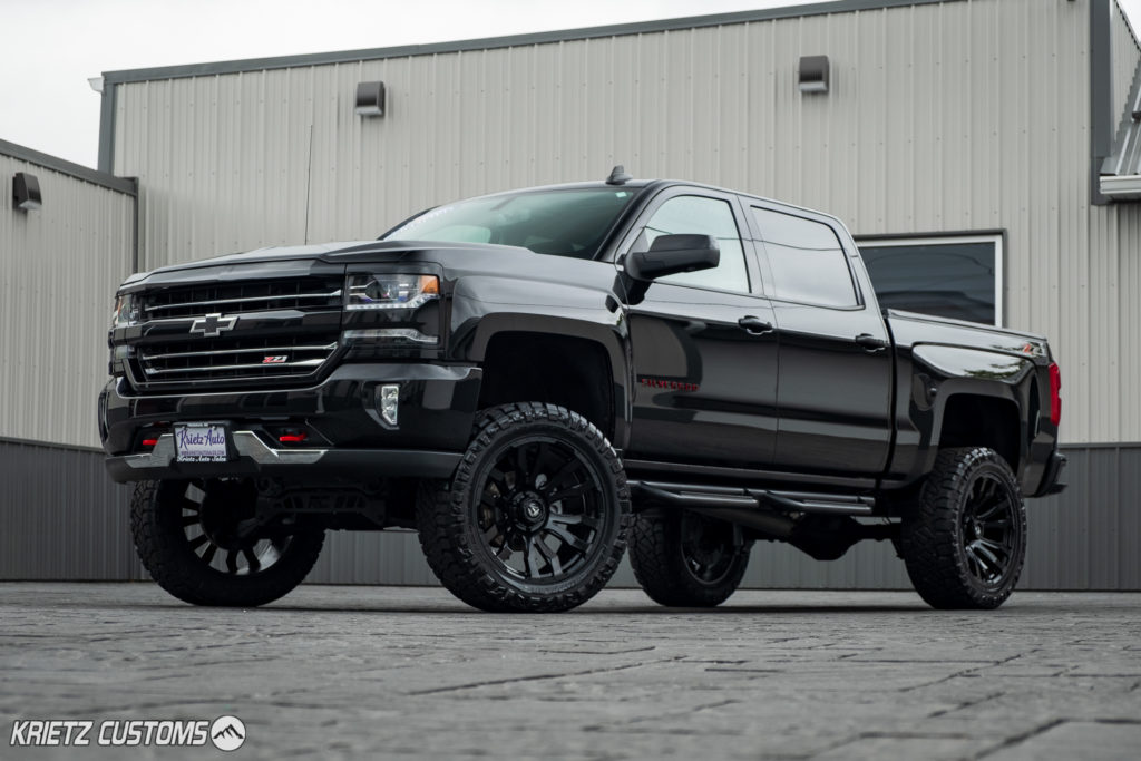 Lifted 2018 Chevrolet Silverado 1500 with 22×10 Fuel Blitz Weels with 7 ...