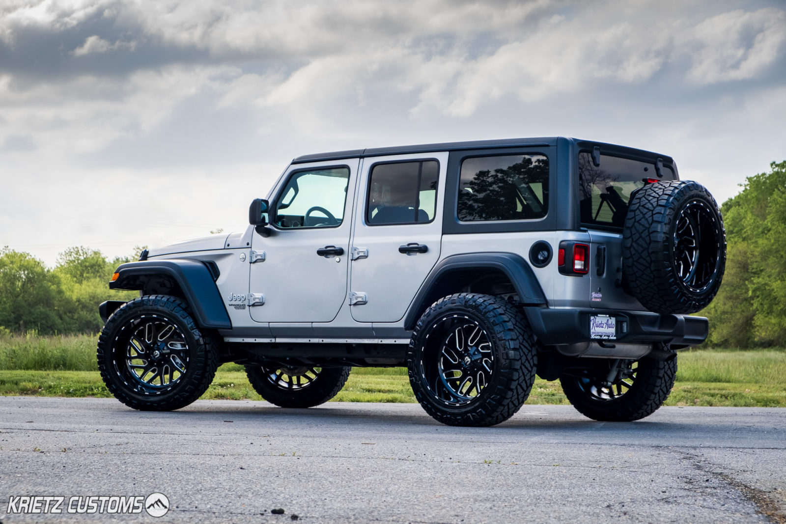 Lifted 2019 Jeep Wrangler with 22×12 Fuel Triton Wheels and 2.5 Inch