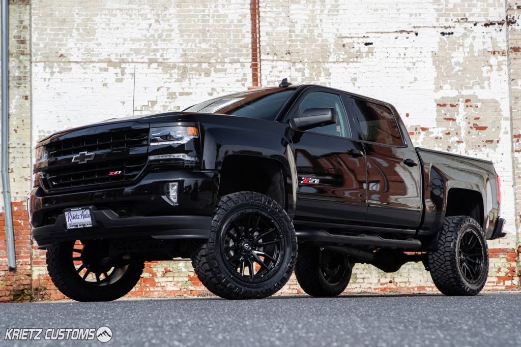 Lifted 2018 Chevrolet Silverado 1500 with 22×10 Fuel Rebel Wheels and 7