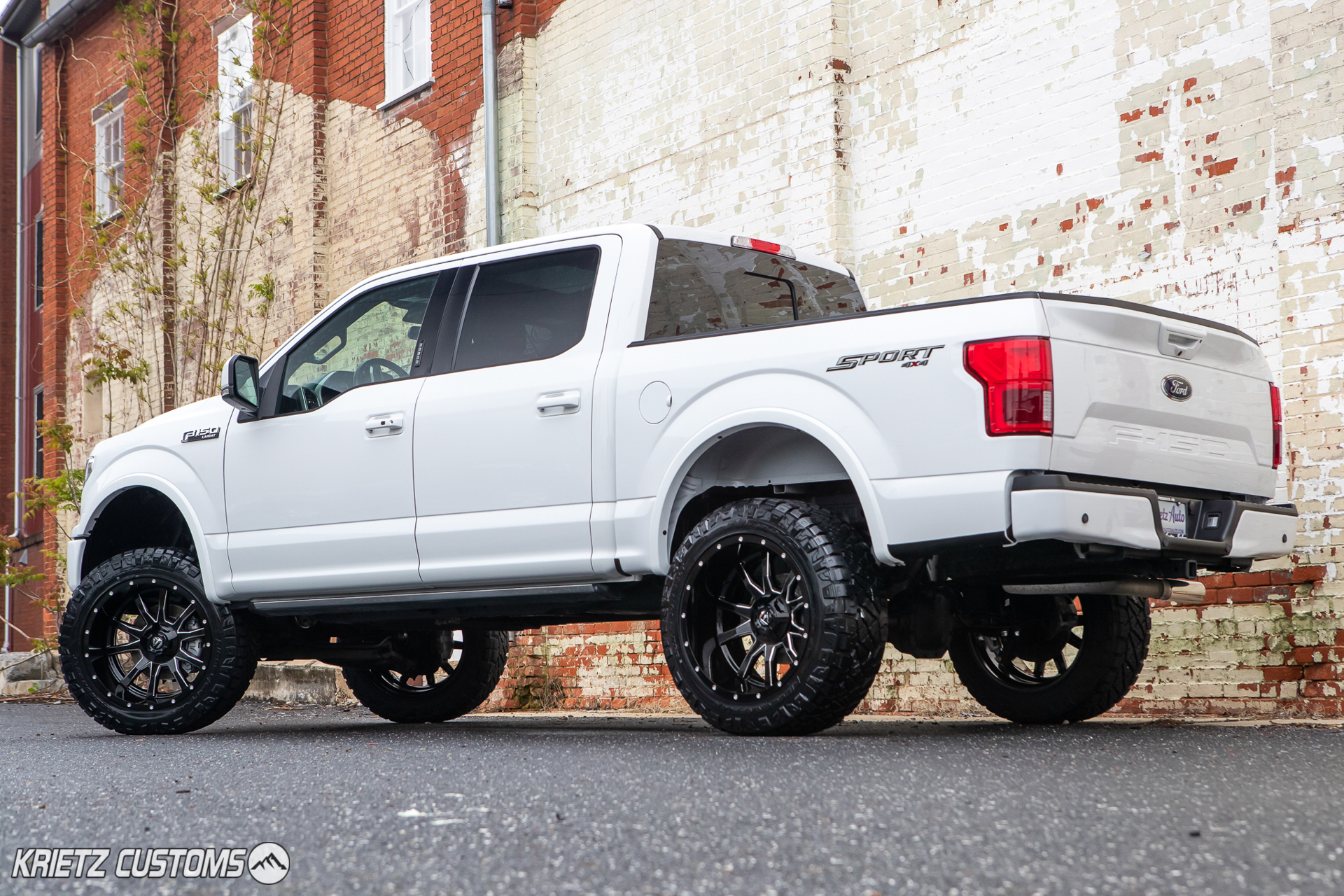 Lifted 2019 Ford F-150 with 22 × 12 Fuel Vandal Wheels and 6
