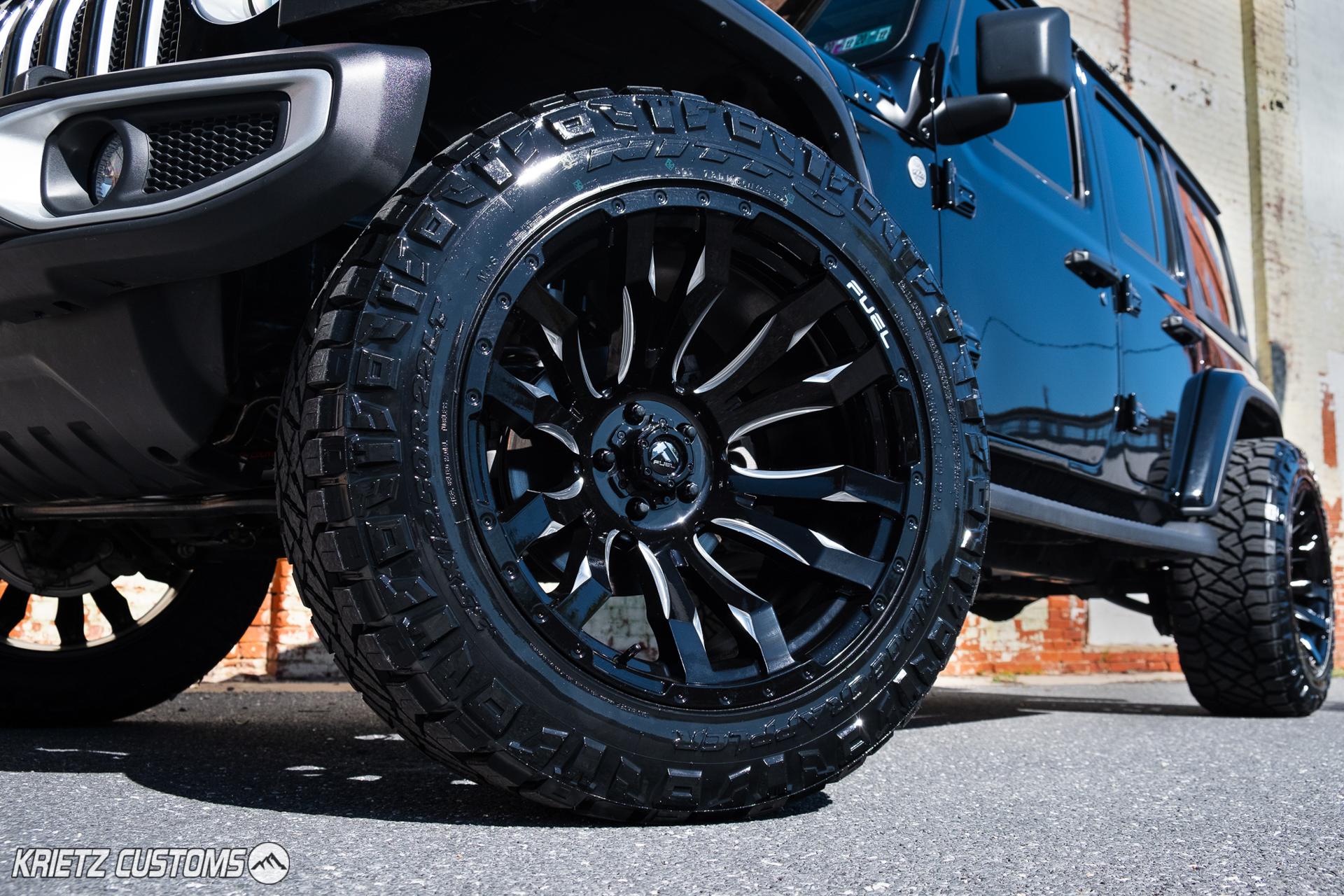 Lifted 2019 Jeep Wrangler with 22×12 Fuel Blitz Wheels and 2.5 Inch