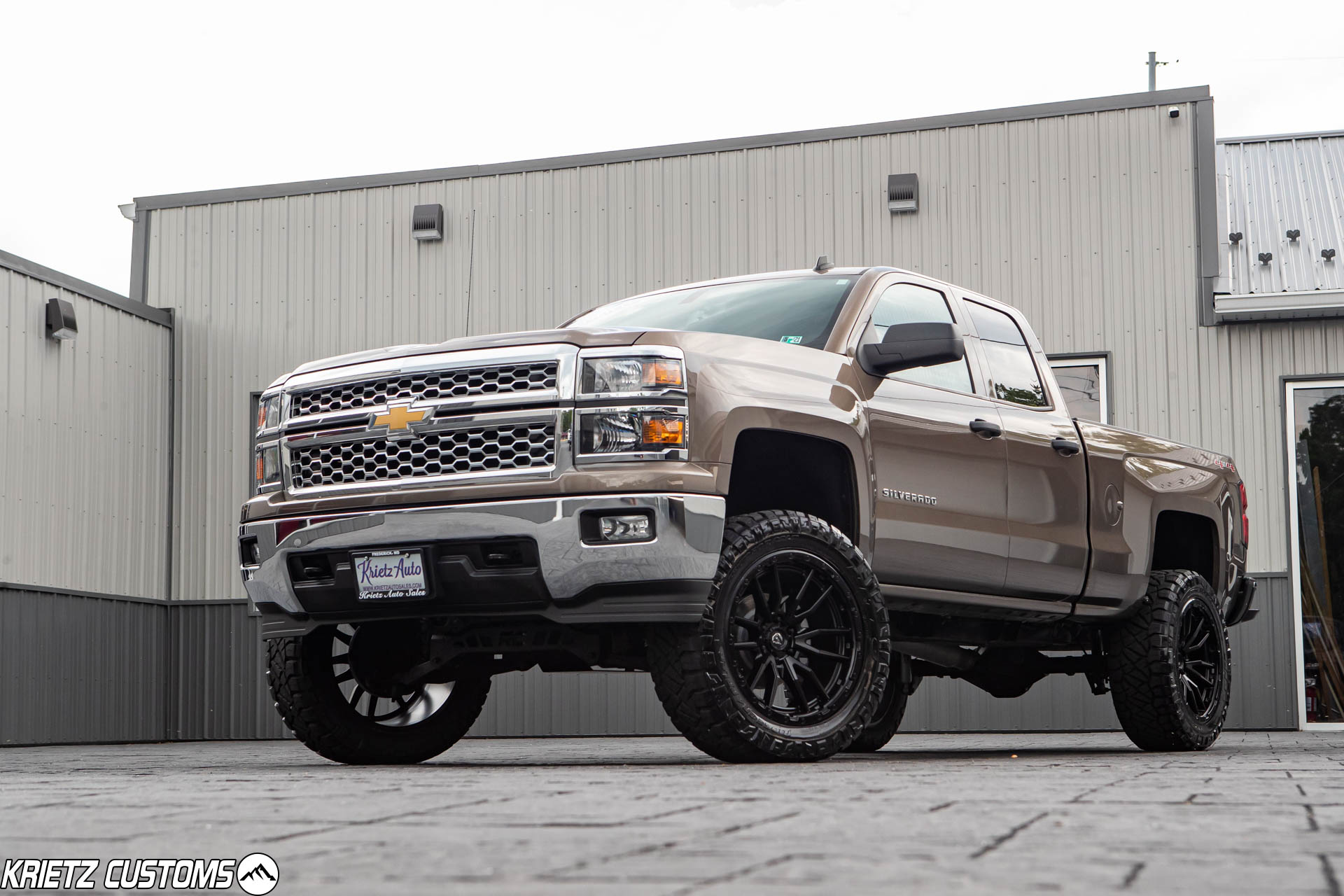 Lifted 2014 Chevy Silverado 1500 with 7 Inch Rough Country Suspension Lift Kit and 22×10 Fuel 2014 Chevy Silverado 1500 7 Inch Lift