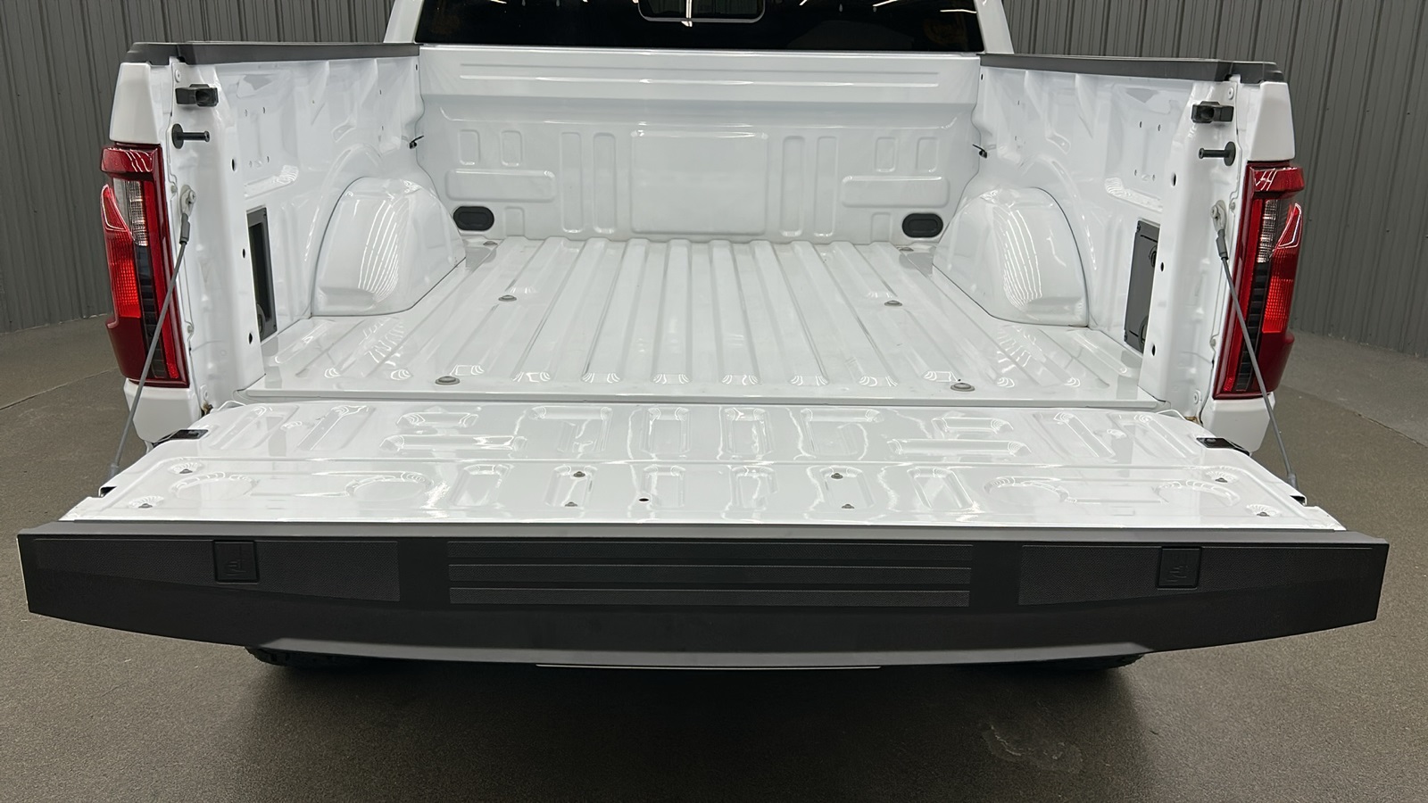 2024 Ford F-150 XLT photo 16