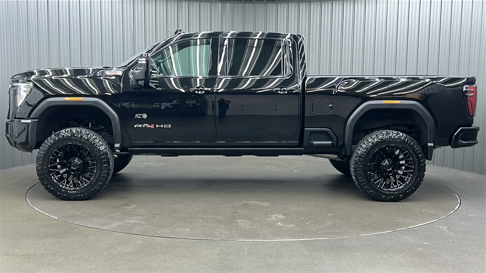 2025 Gmc Sierra HD AT4 photo 2