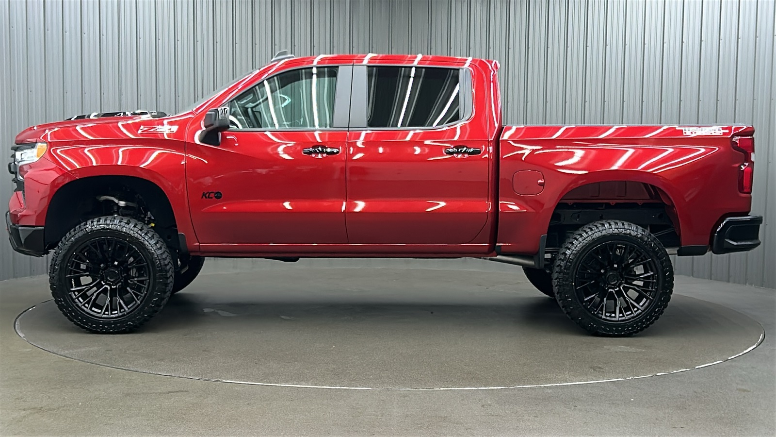 2024 Chevrolet Silverado 1500 LT Trail Boss photo 2
