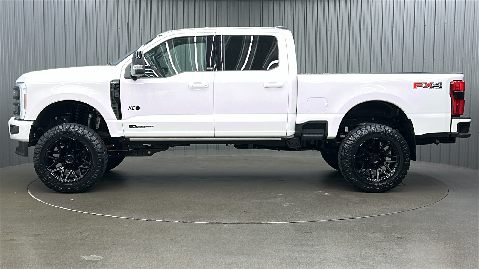 2025 Ford F-350 photo 2