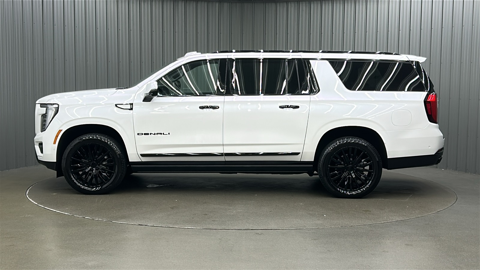 2025 Gmc Yukon XL Denali photo 2