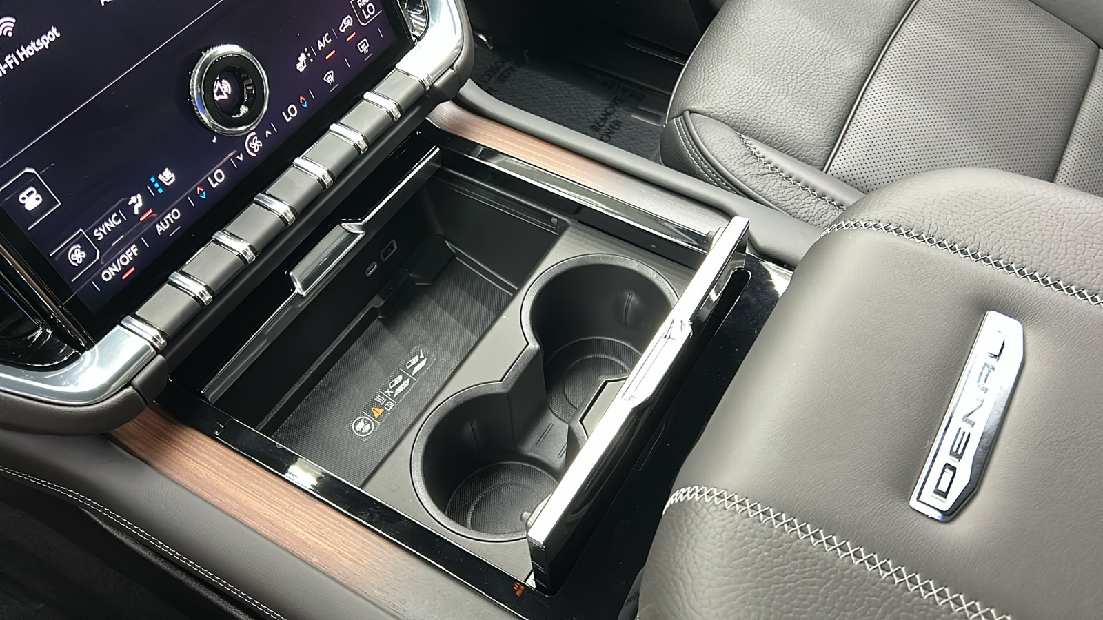 2025 Gmc Yukon XL Denali photo 18