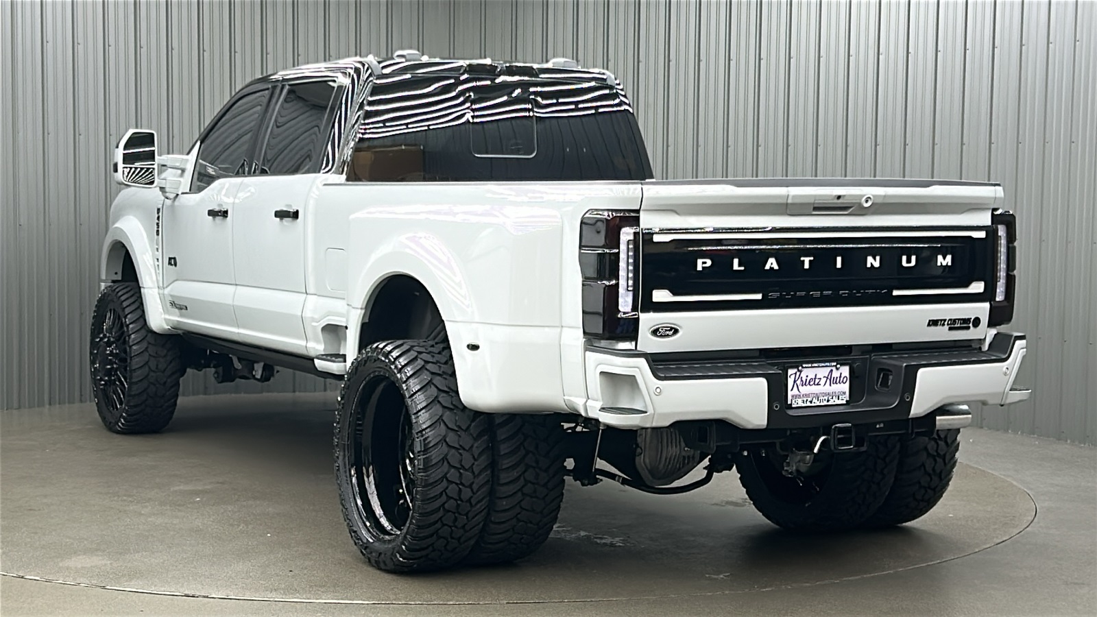 2025 Ford F-450 photo 3