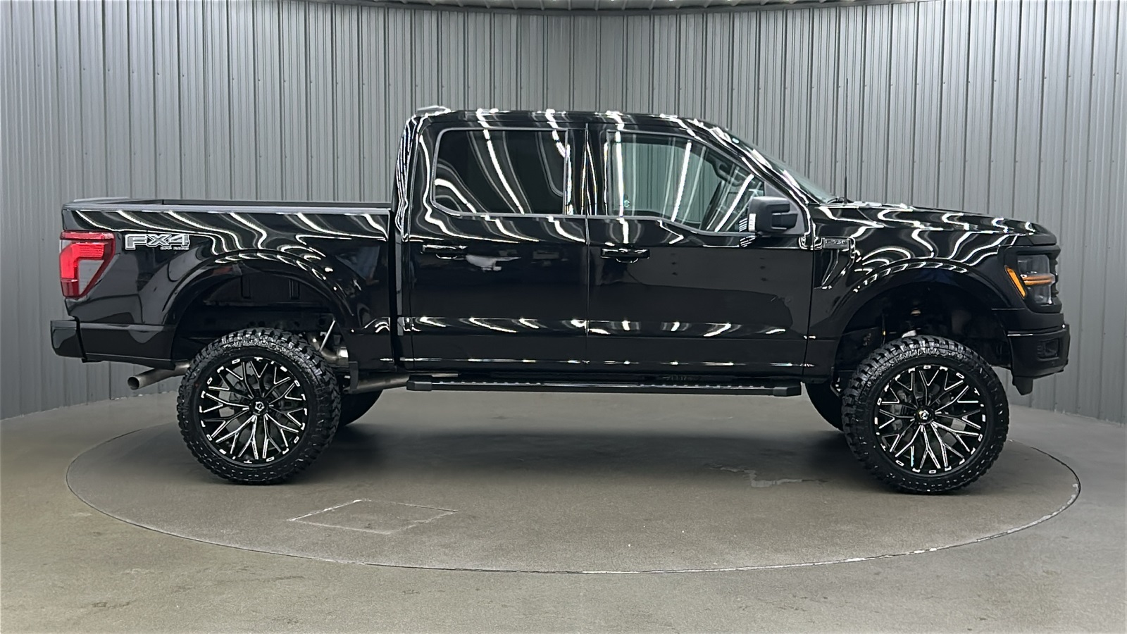 2024 Ford F-150 XLT FX4 photo 6