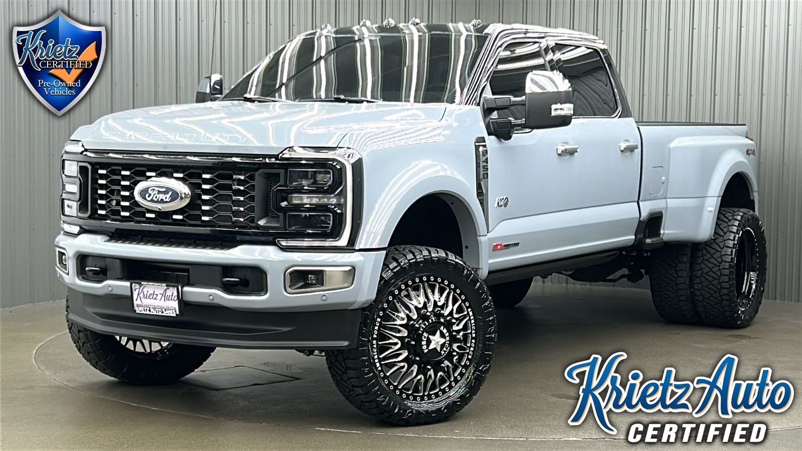2025 Ford F-450 Super Duty Platinum's photo