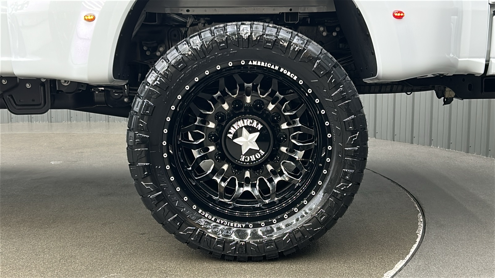 2025 Ford F-450 photo 12