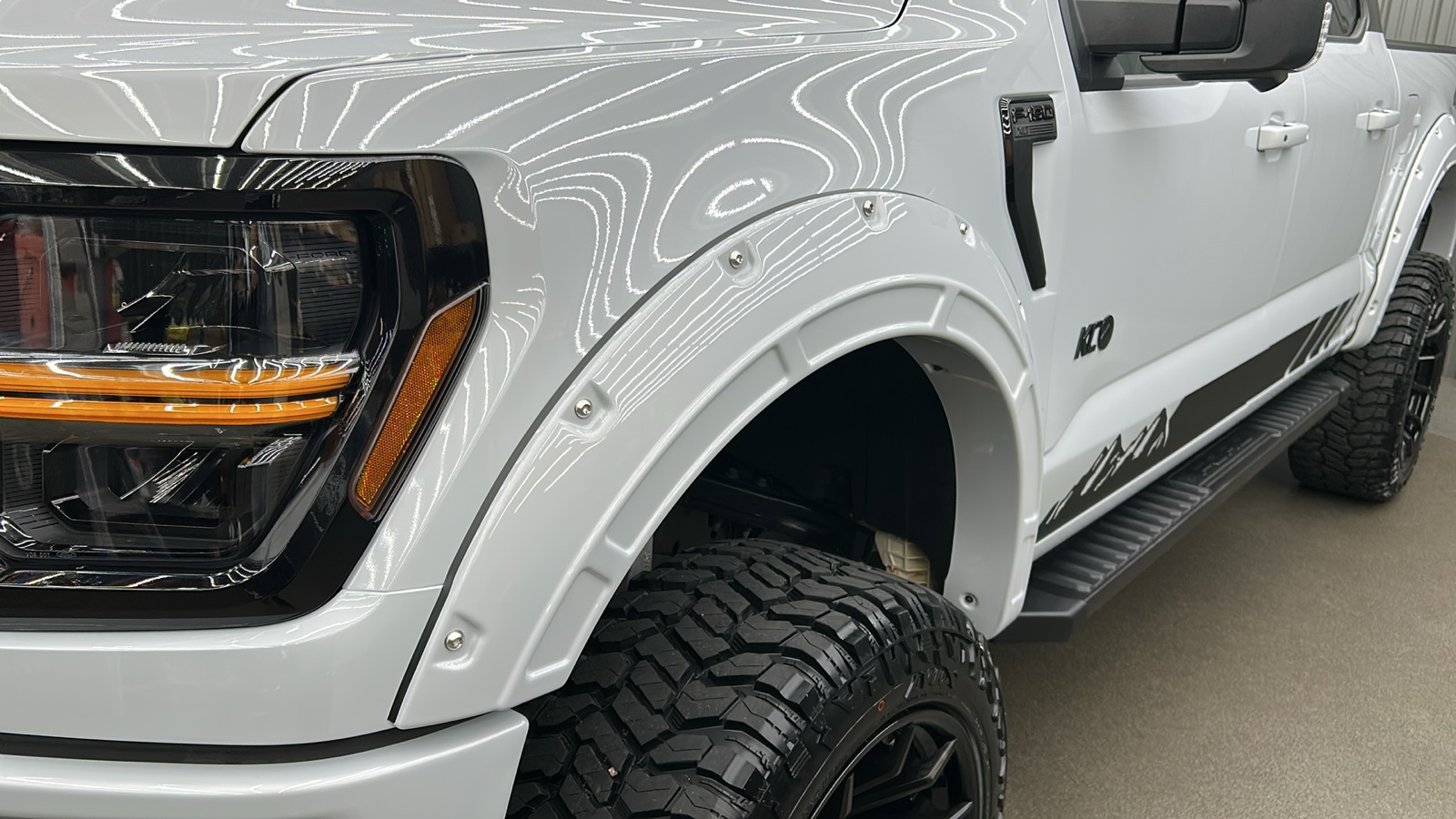 2025 Ford F-150 XLT photo 13