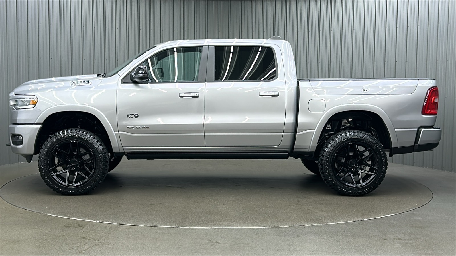 2025 Ram 1500 Laramie photo 2