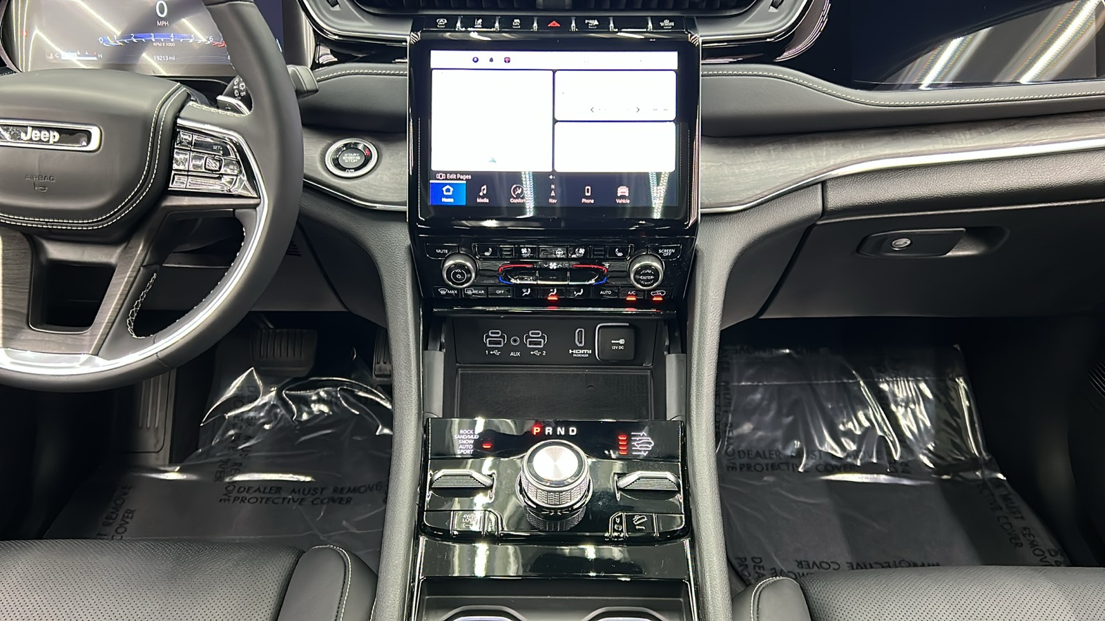 2023 Jeep Grand Cherokee Overland photo 19