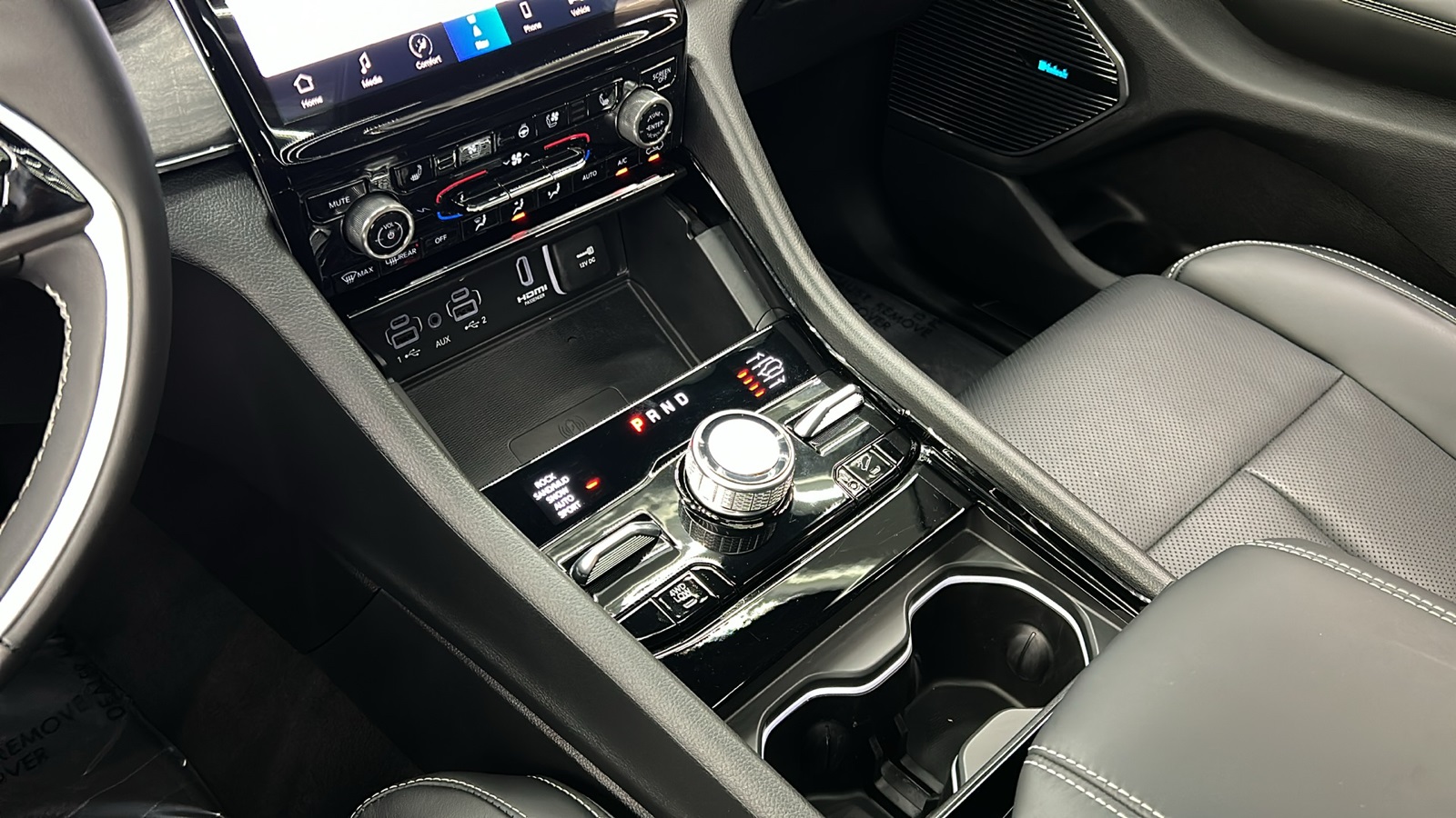 2023 Jeep Grand Cherokee Overland photo 21