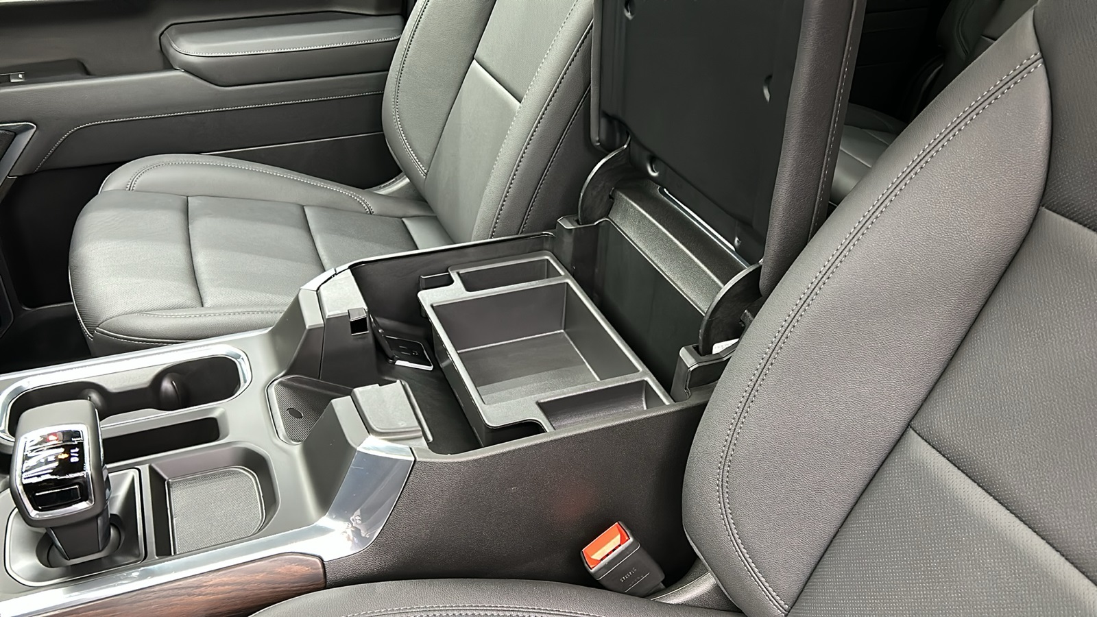 2025 Gmc Sierra 1500 SLT photo 26