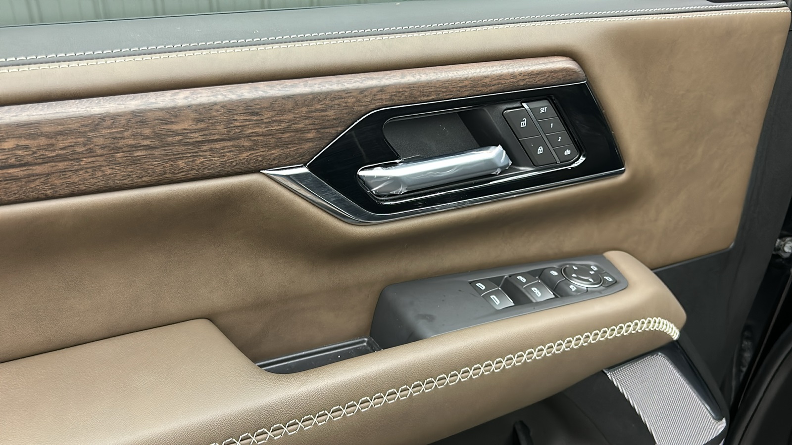 2025 Gmc Yukon XL Denali Ultimate photo 29