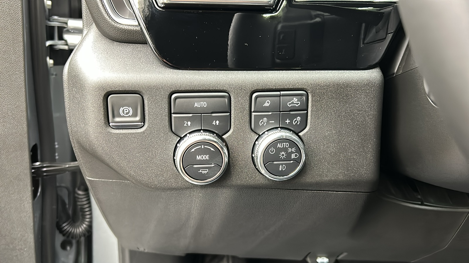 2025 Gmc Sierra 1500 SLT photo 28