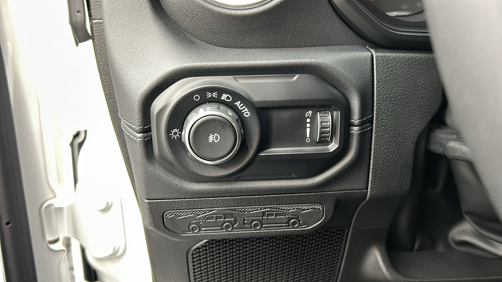 2024 Jeep Wrangler Sahara W photo 28