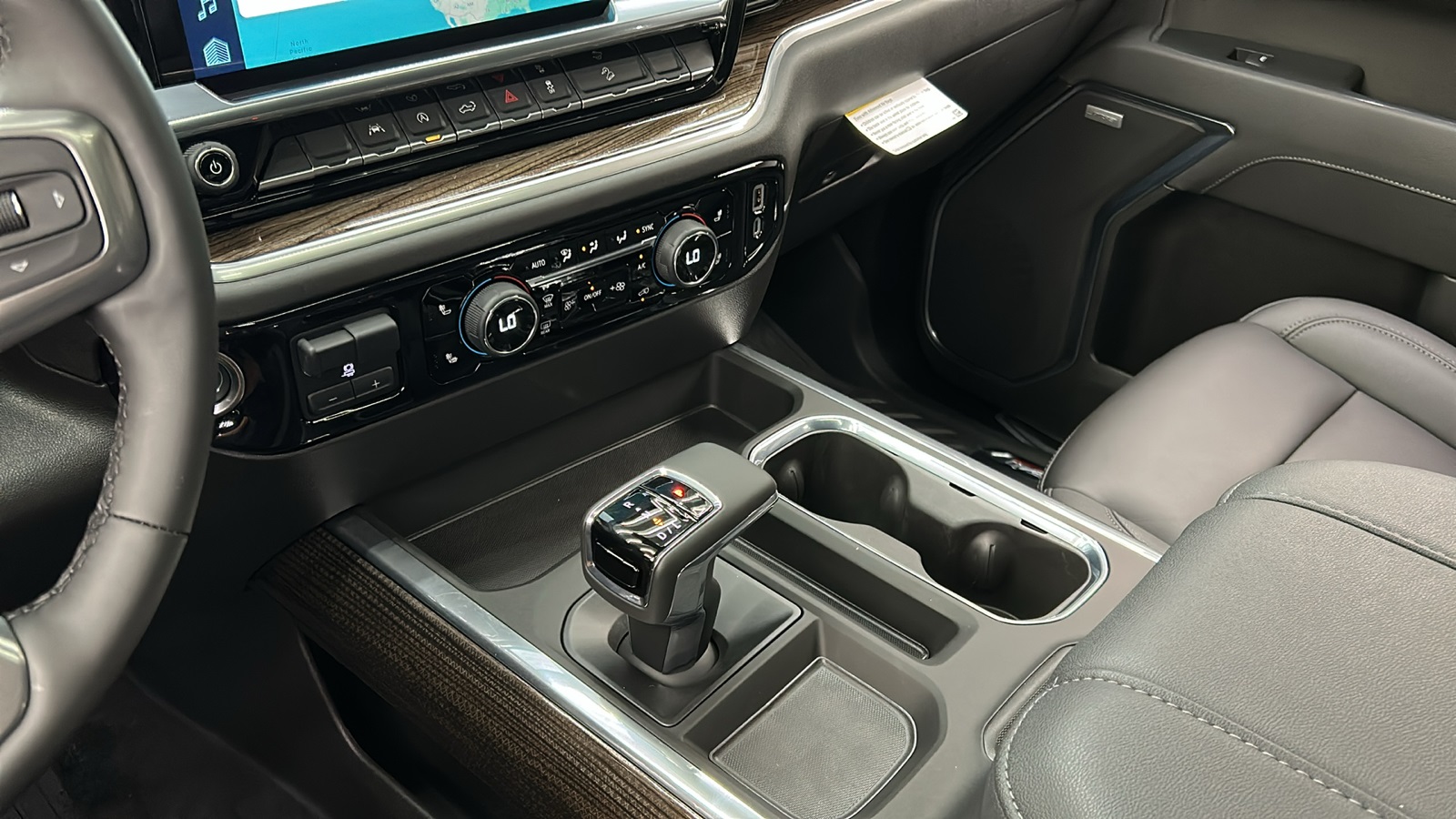 2025 Chevrolet Silverado 1500 LT Trail Boss photo 29