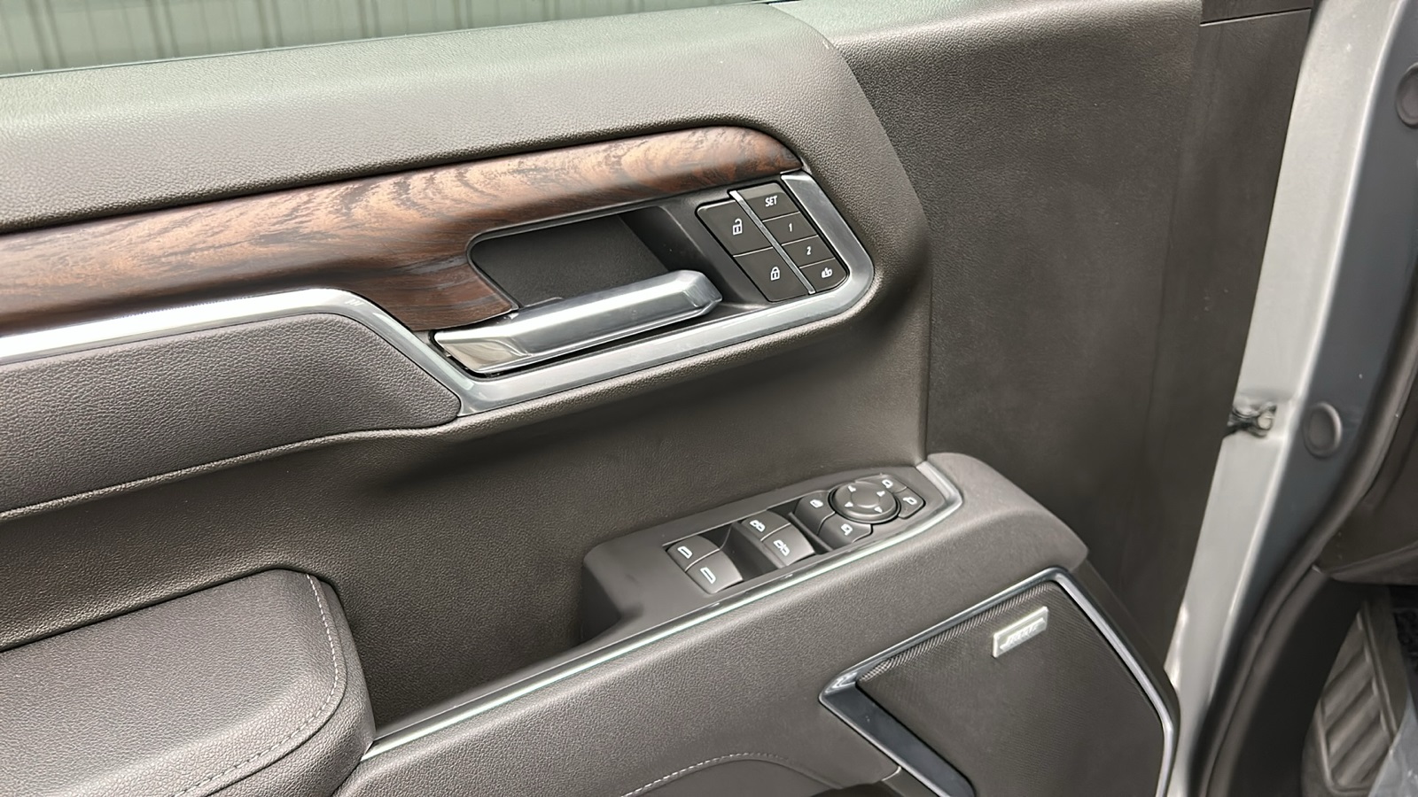2025 Gmc Sierra 1500 SLT photo 30