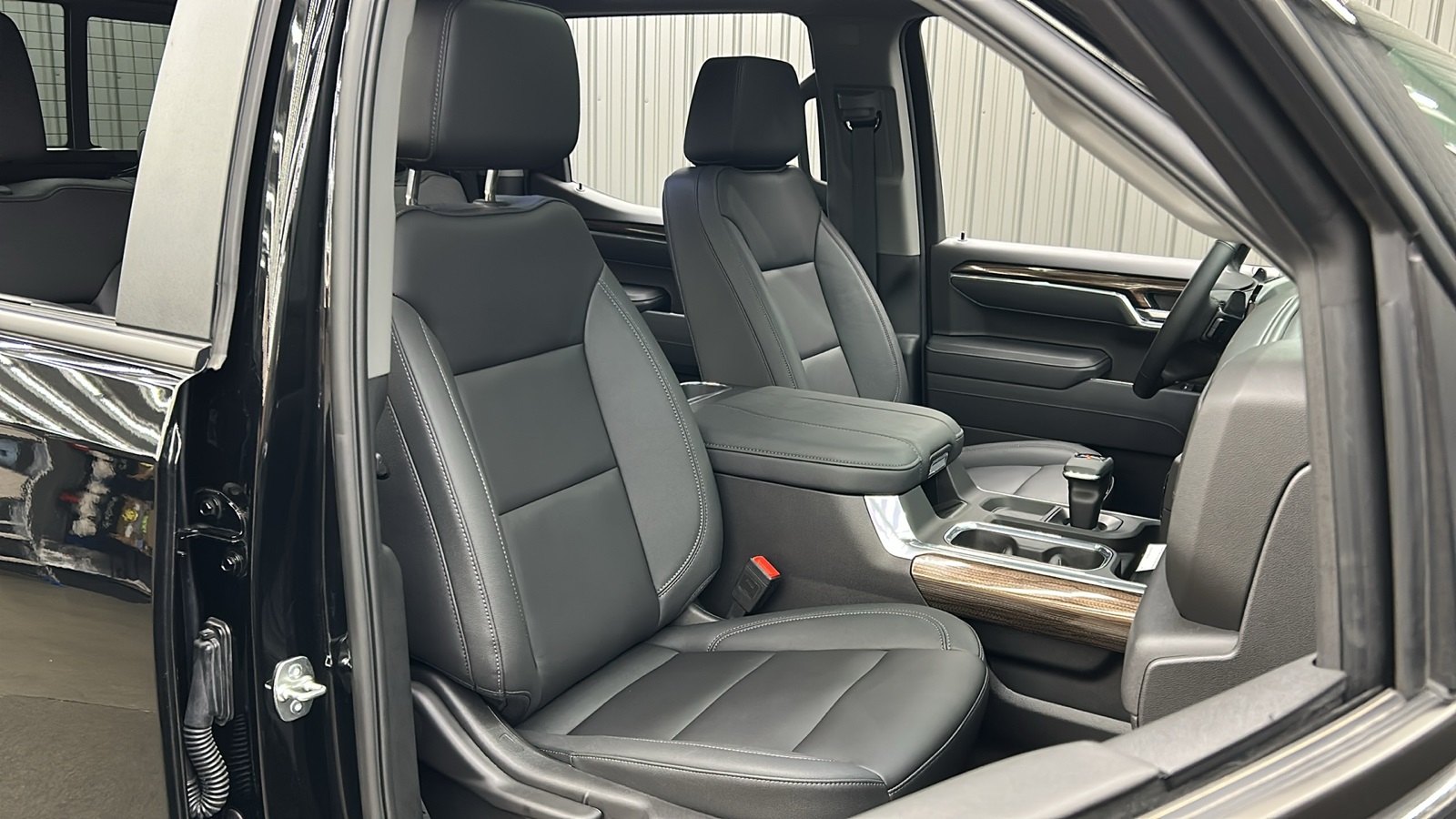 2025 Chevrolet Silverado 1500 LT Trail Boss photo 30