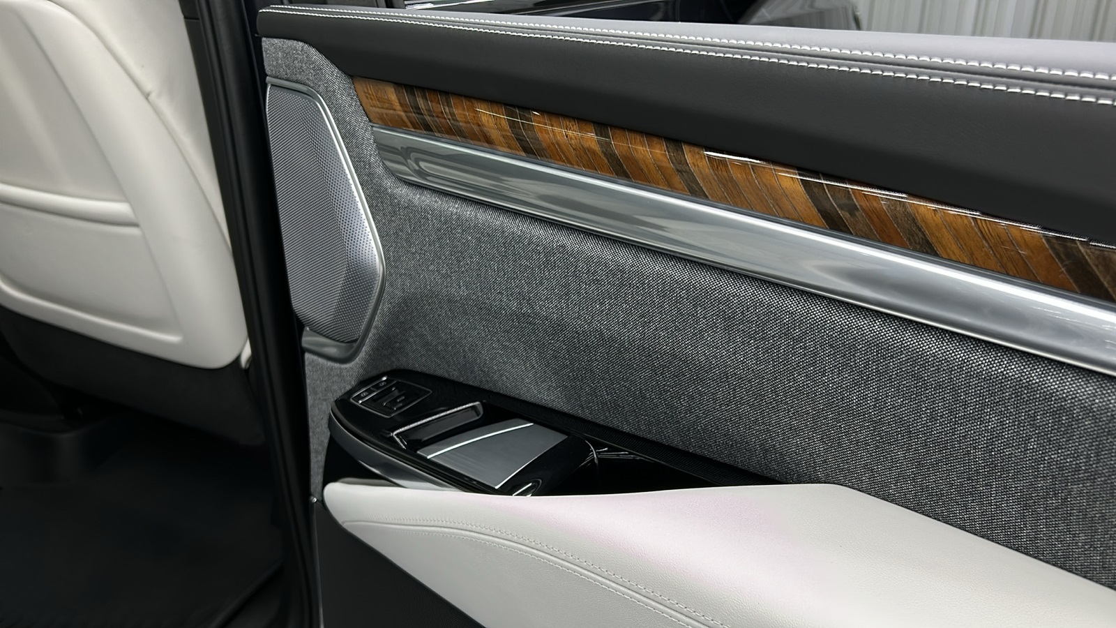 2025 Cadillac Escalade Sport Platinum photo 31