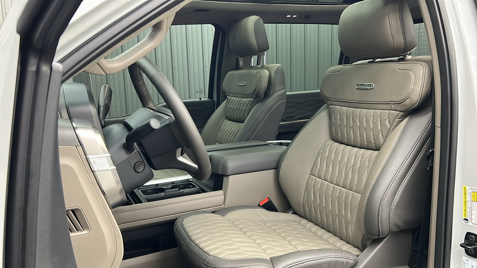 2025 Ford F-450 photo 33
