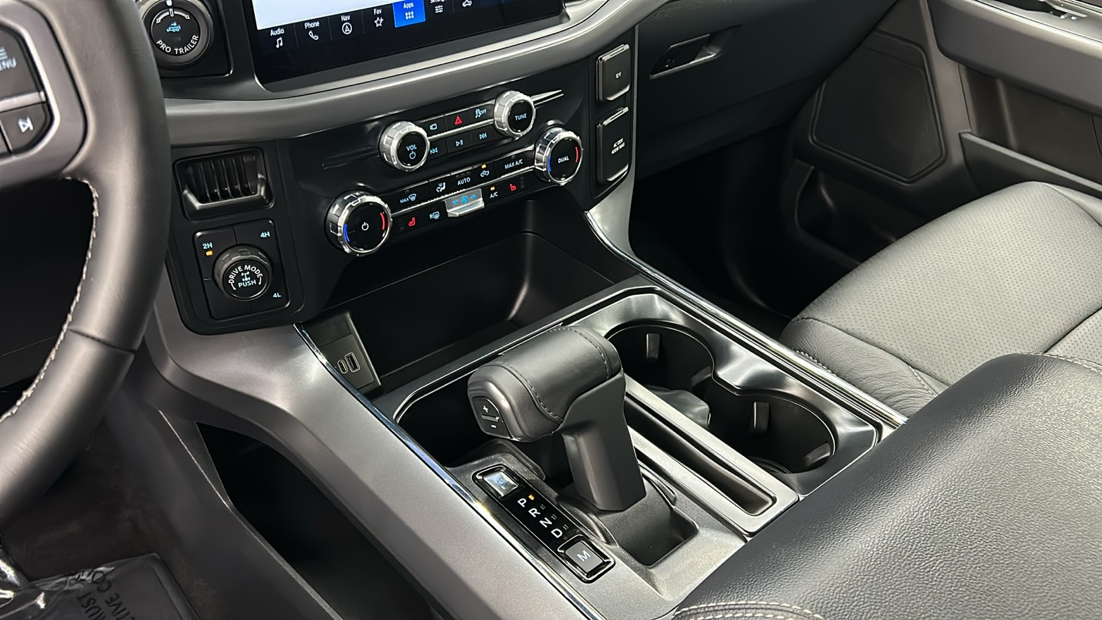 2025 Ford F-150 XLT photo 33