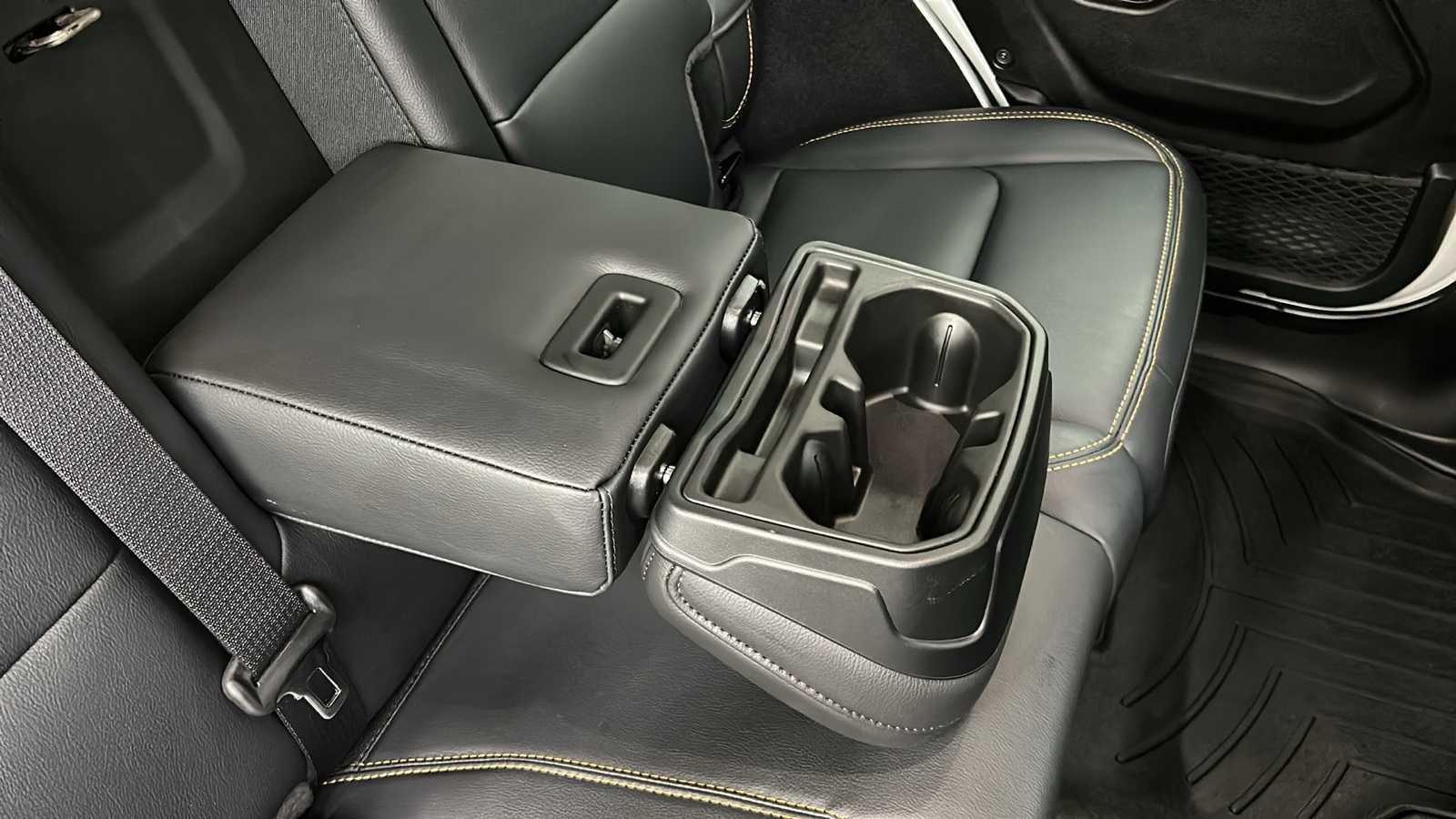 2024 Jeep Wrangler Sahara W photo 35