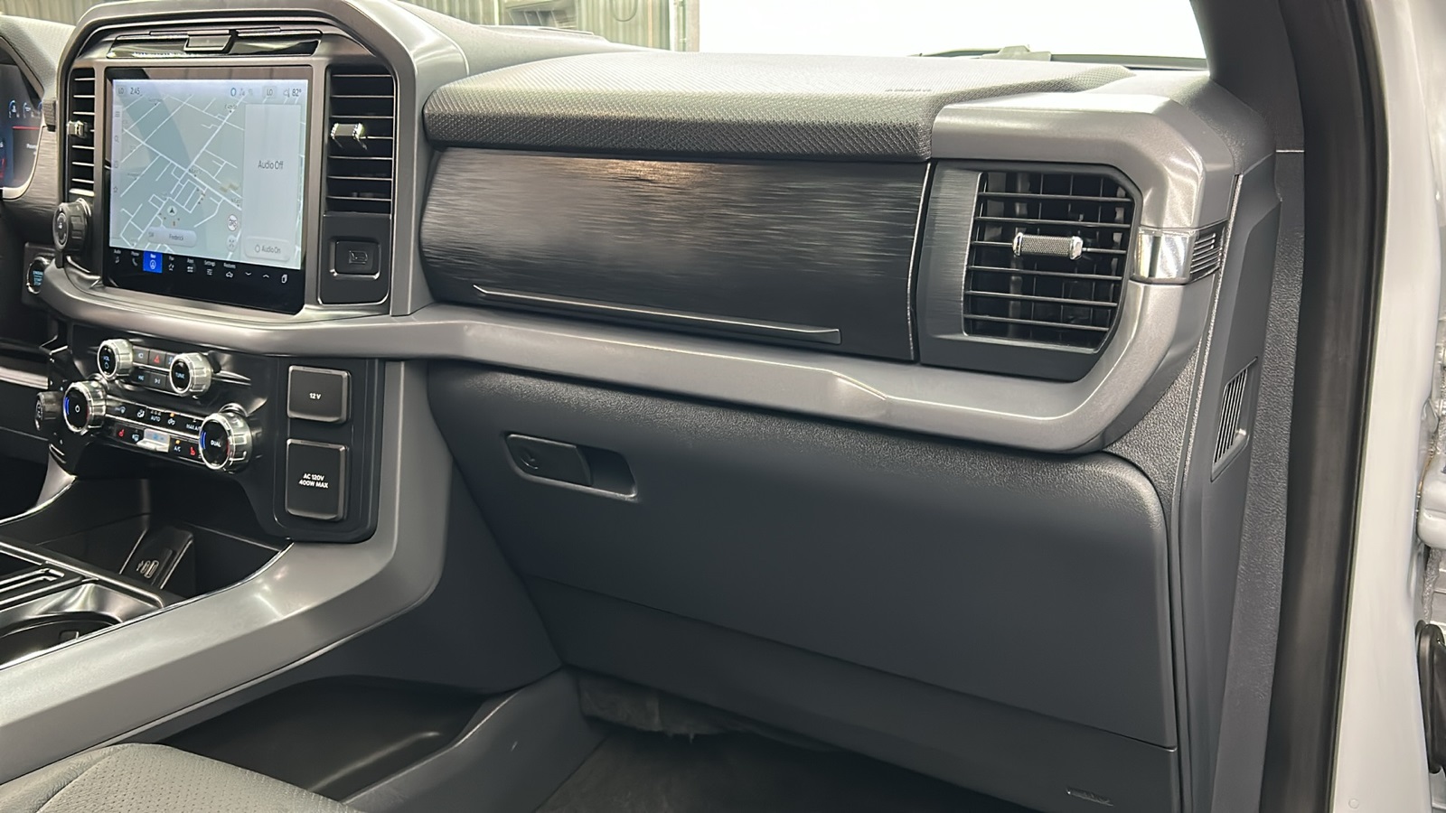 2025 Ford F-150 XLT photo 36