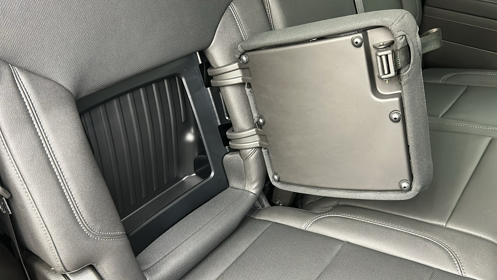 2025 Gmc Sierra 1500 SLT photo 40