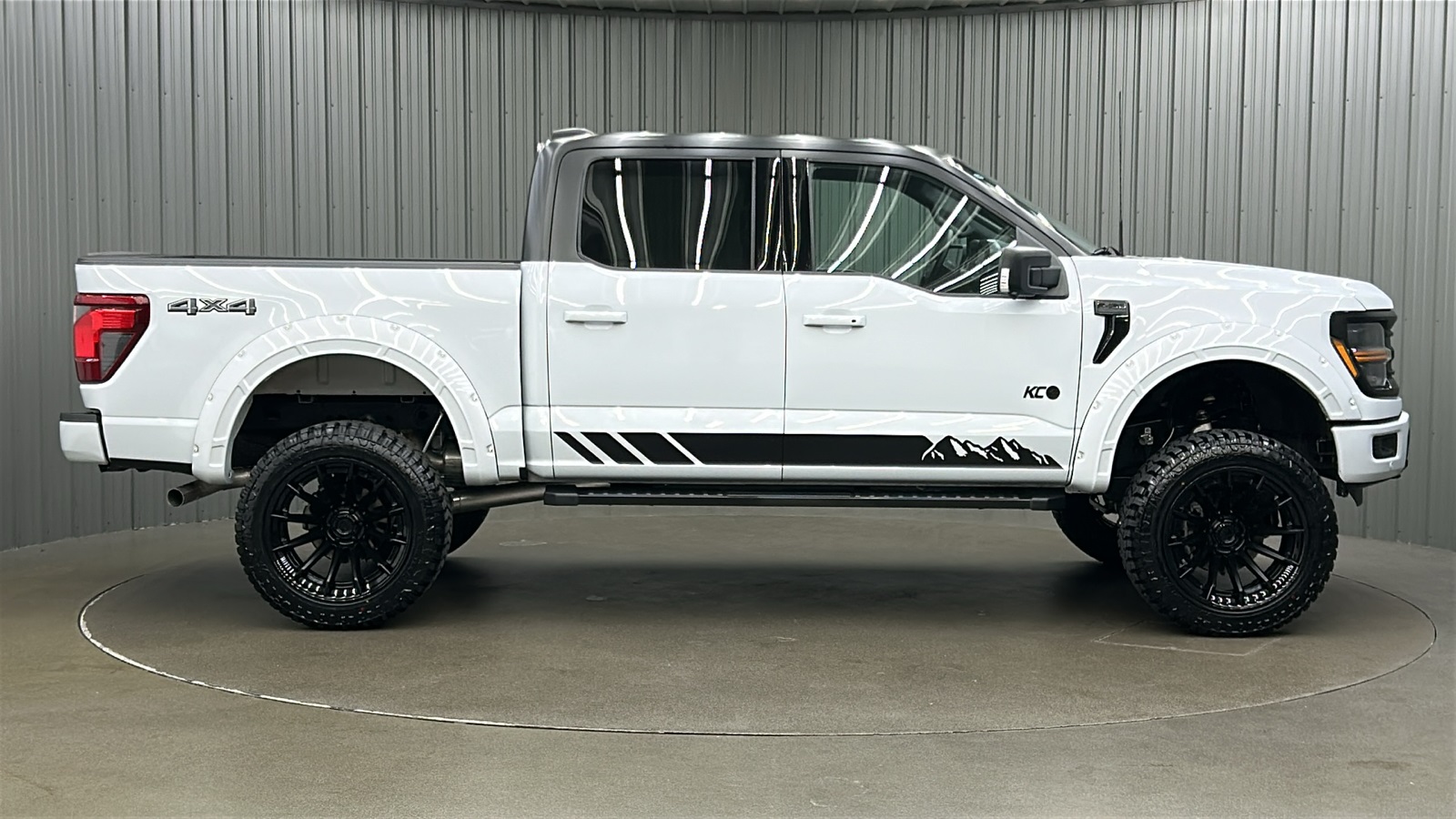 2025 Ford F-150 XLT photo 6