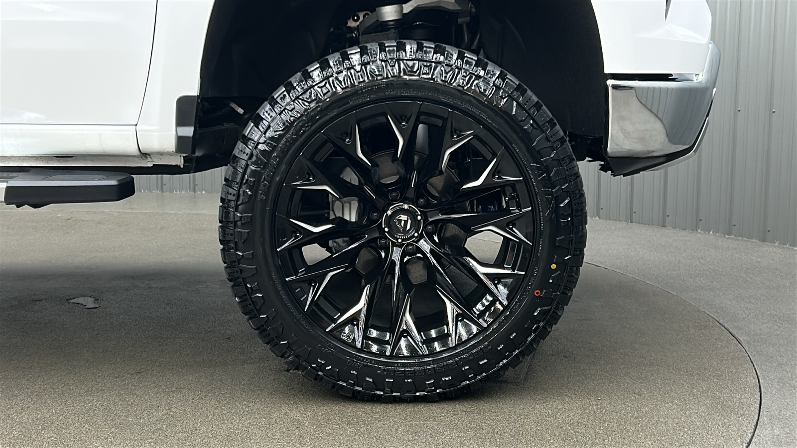 2025 Chevrolet Silverado 1500 LTZ photo 10
