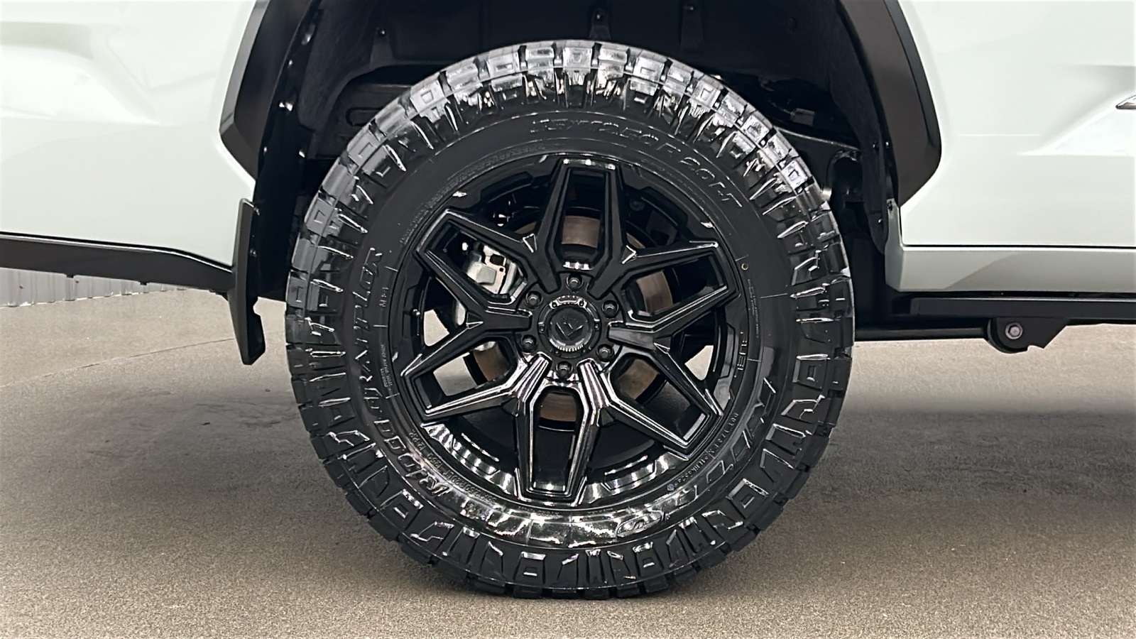 2025 Toyota Sequoia Platinum photo 9