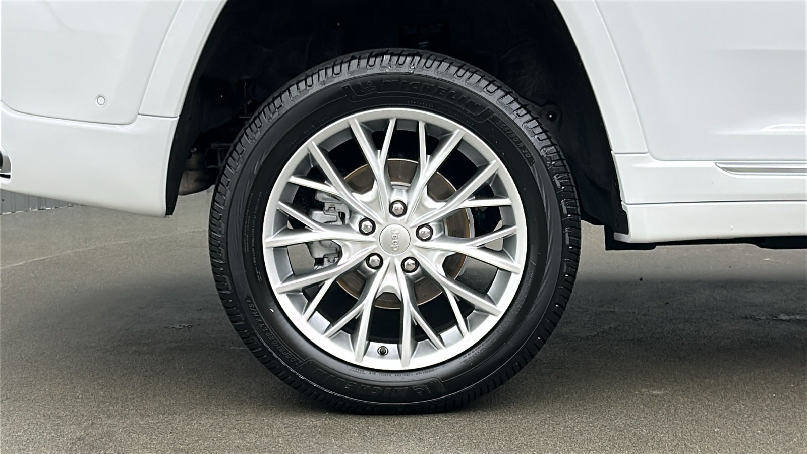 2023 Jeep Grand Cherokee Summit photo 12