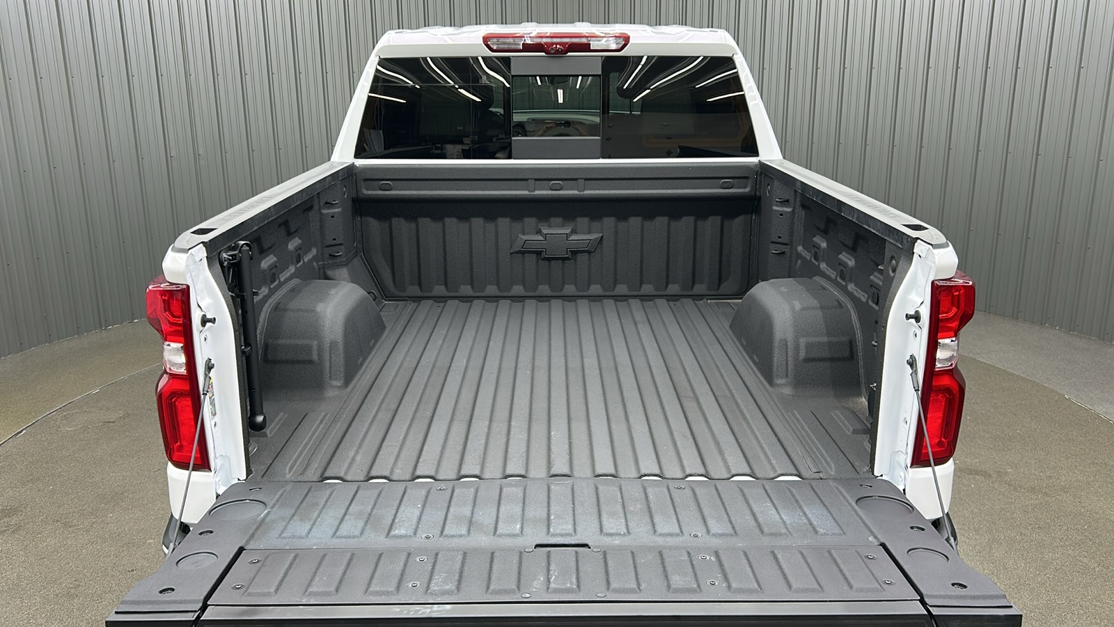 2025 Chevrolet Silverado 1500 LTZ photo 13