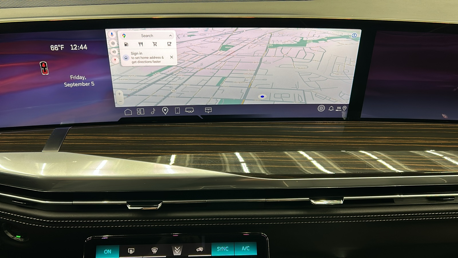 2025 Cadillac Escalade Premium Luxury photo 18