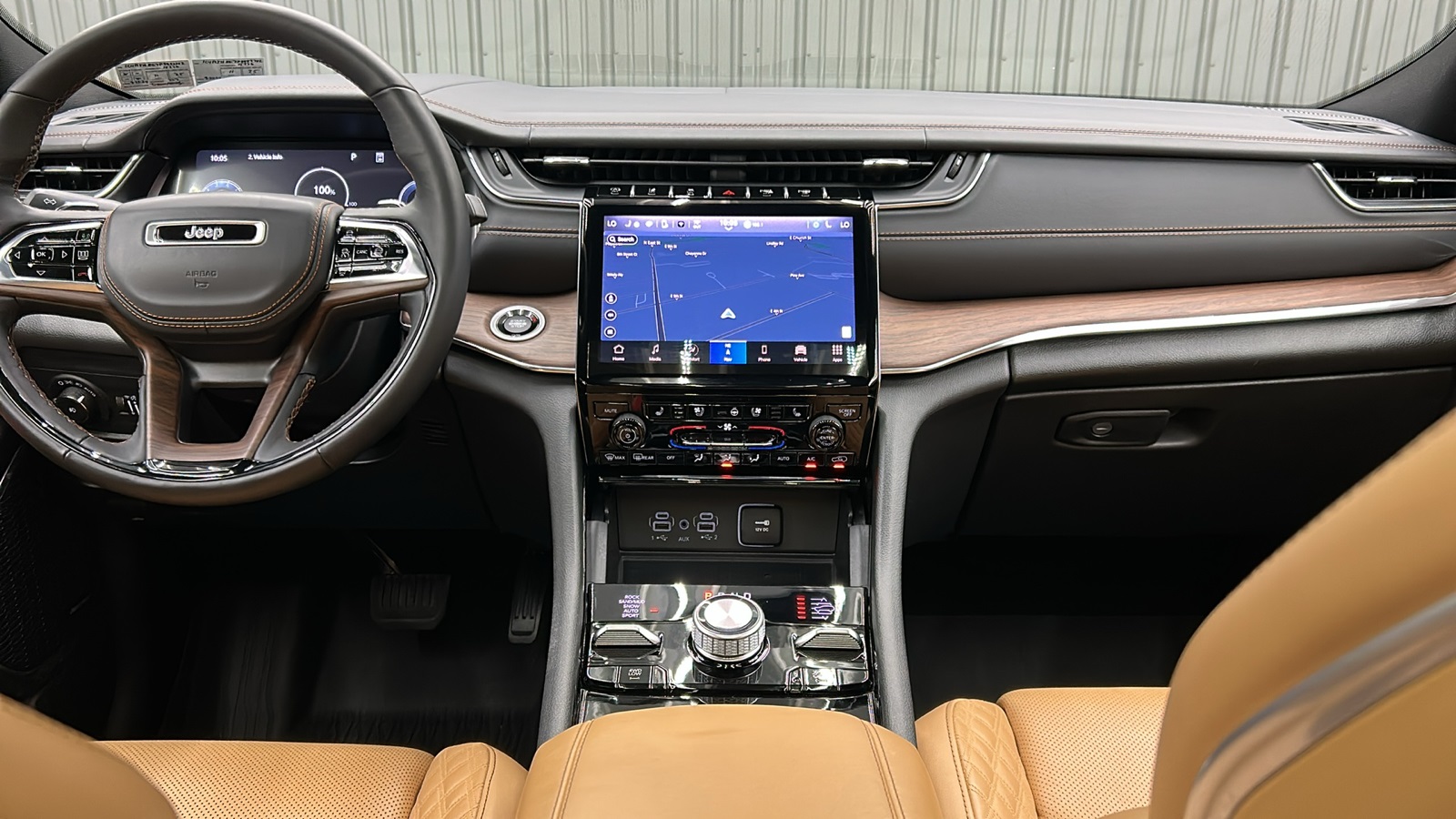 2023 Jeep Grand Cherokee Summit photo 16