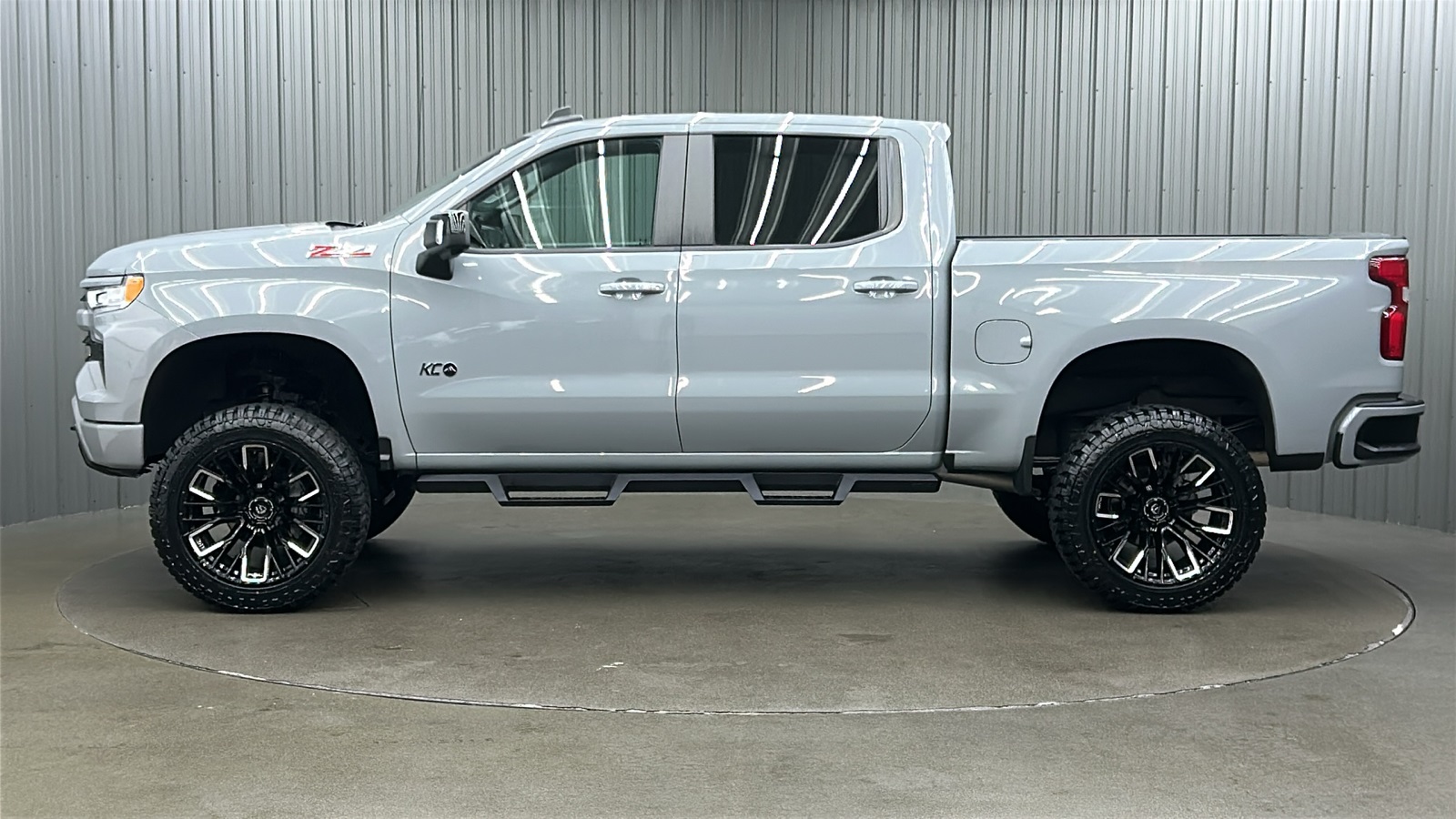 2024 Chevrolet Silverado 1500 RST Z71 photo 2