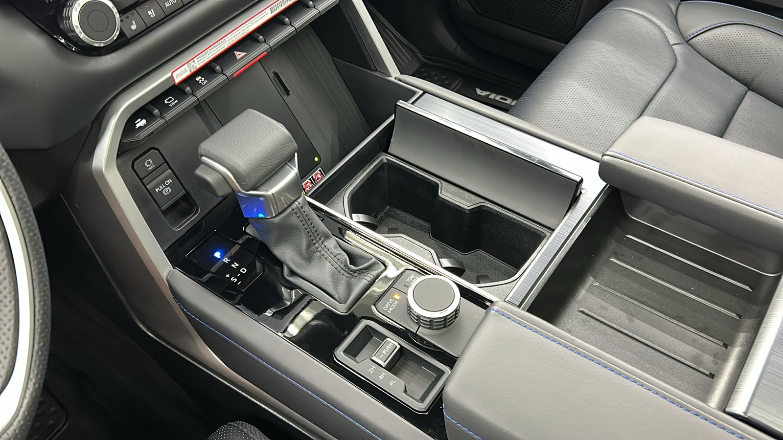 2025 Toyota Sequoia Platinum photo 20