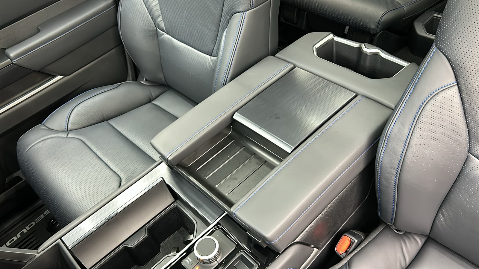 2025 Toyota Sequoia Platinum photo 21
