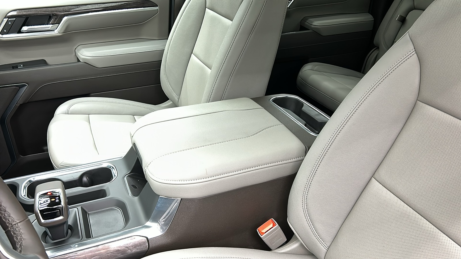 2025 Chevrolet Silverado 1500 LTZ photo 25