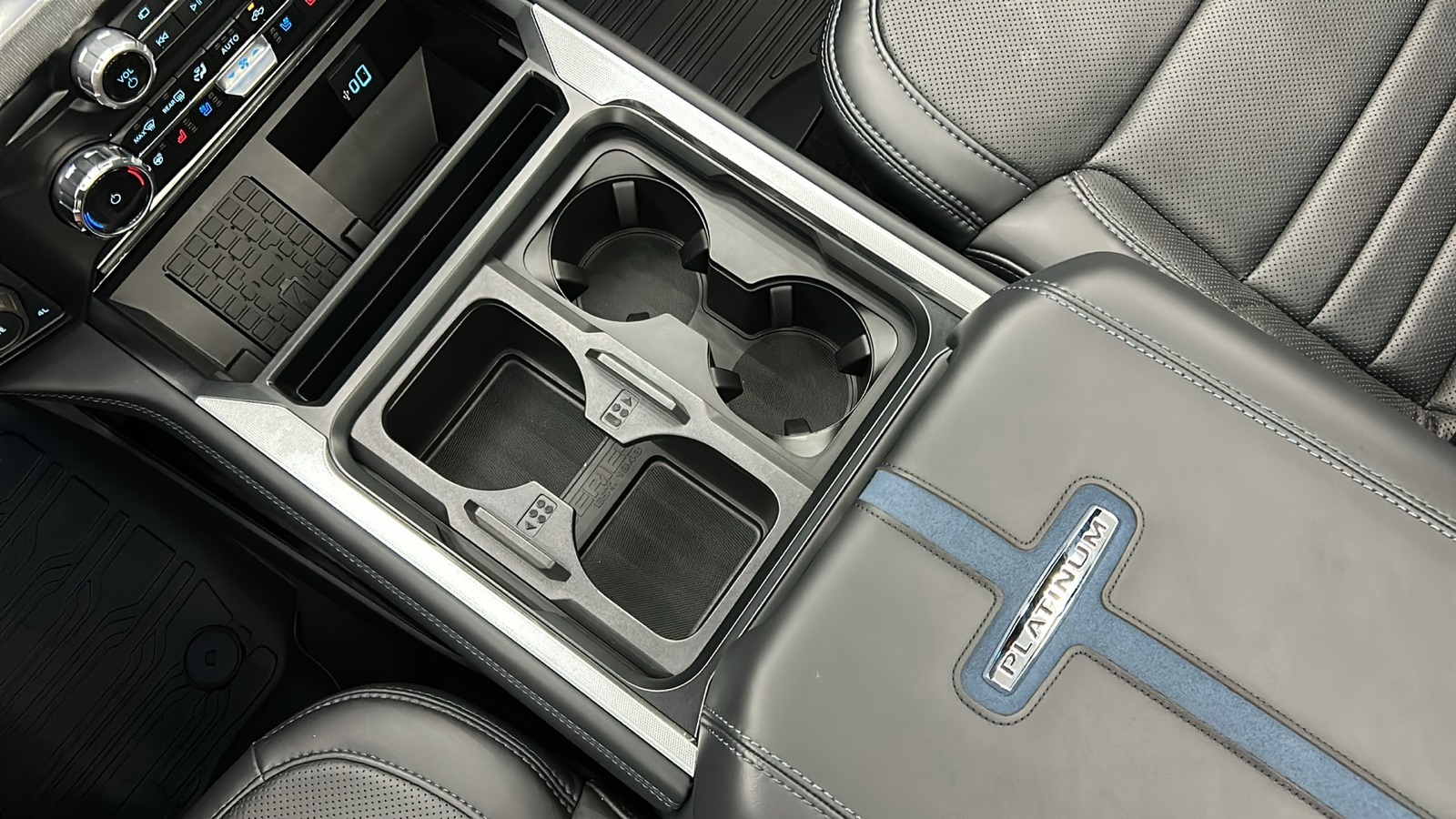 2025 Ford F-450 photo 25