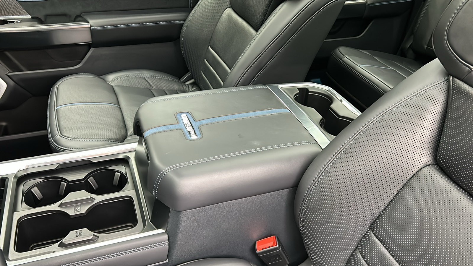 2025 Ford F-450 photo 26